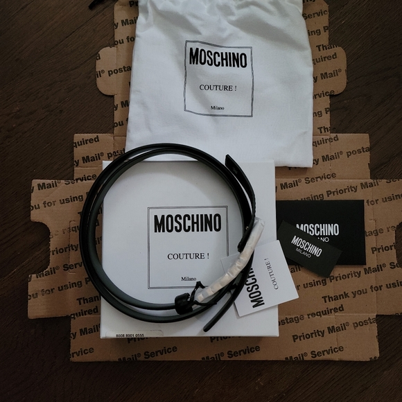 ⭐Moschino⭐- Women's Leather Logo Belt - Picture 11 of 15